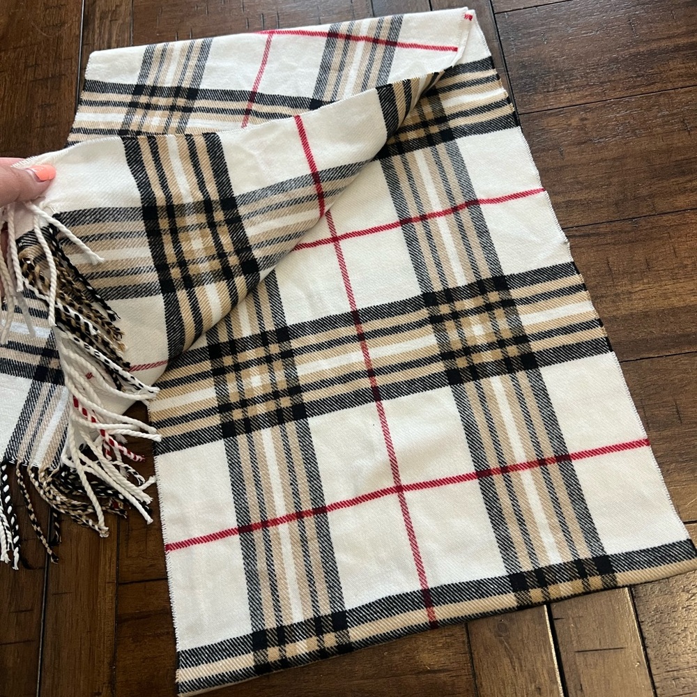 Women’s Winter Cashmere Scraf from Scotland - Picture 4 of 4